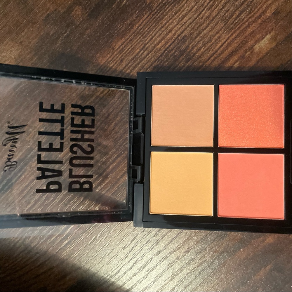 Matte and Shimmer Blusher